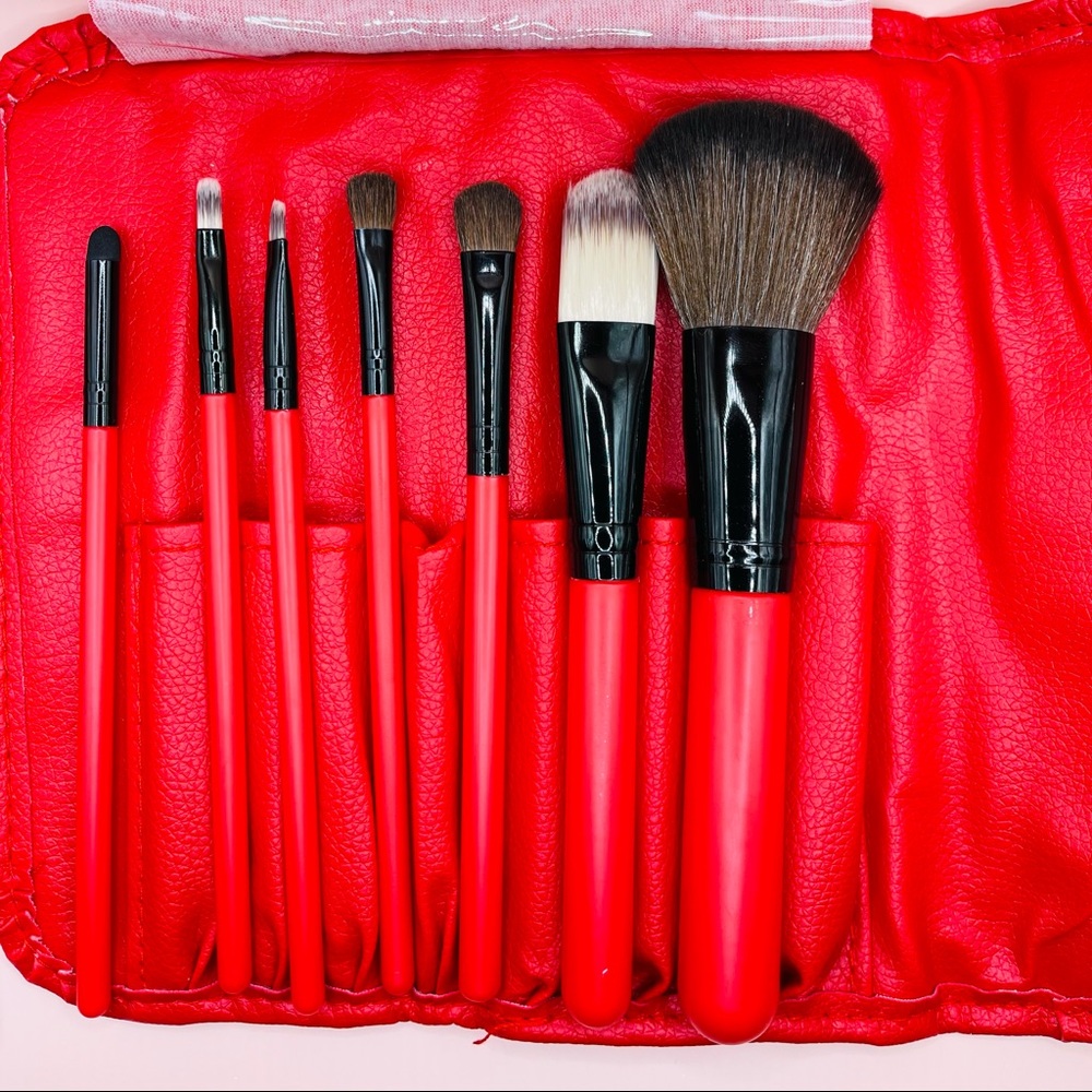 Makeup brushes 7 set!  Red Passion
